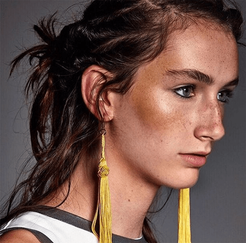 Модное моно: как сделать макияж одними румянами