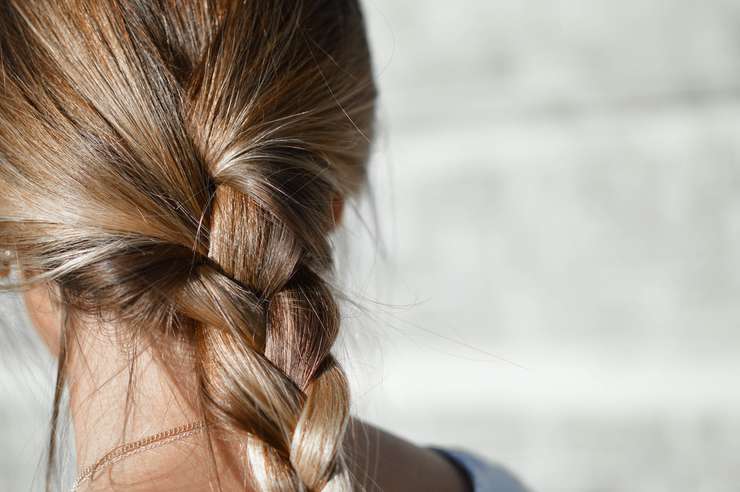 Как восстановить волосы после родов: мнение эксперта