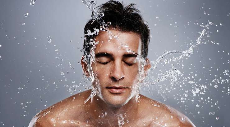 Не только душ и бритье: как мужчинам ухаживать за лицом и телом